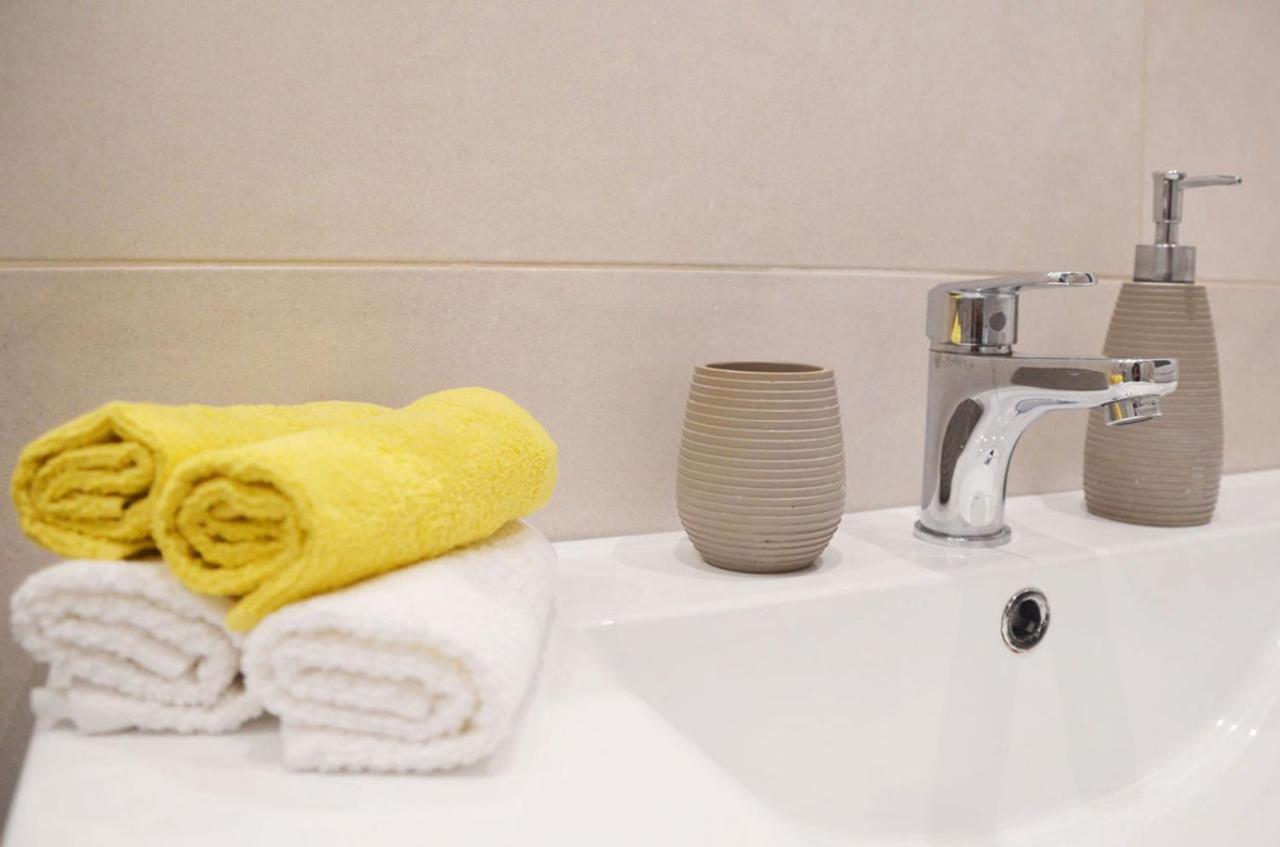 Hadrian By Heloni Apartments Athena Bagian luar foto
