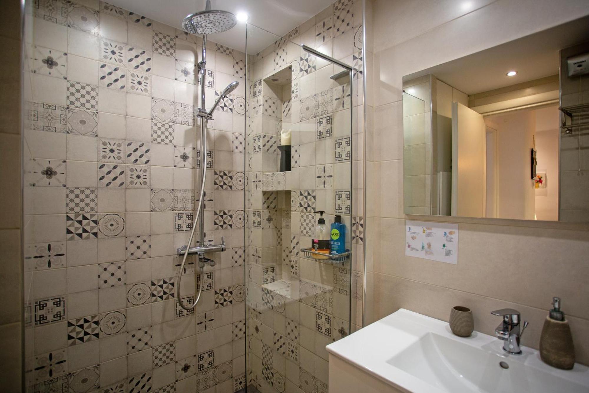 Hadrian By Heloni Apartments Athena Bagian luar foto